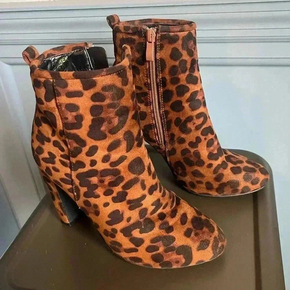 Leopard Print Suede Platform Heel
Booties - Picture 2 of 6